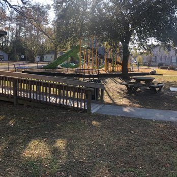 W. Ross Harrell Memorial Park - Playground in residential areas - Parks Near Me - Burgaw, North Carolina W. Ross Harrell Memorial Park - Playground in residential areas - Parks Near Me - Burgaw, North Carolina
