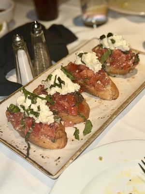 Viaggio Restaurant Chicago by null