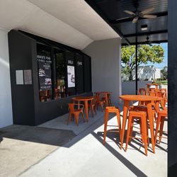 Moxie's Too Cafe & Deli - Outside seating as well