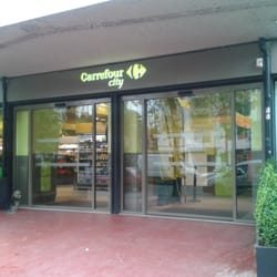 Carrefour Express - La devanture.