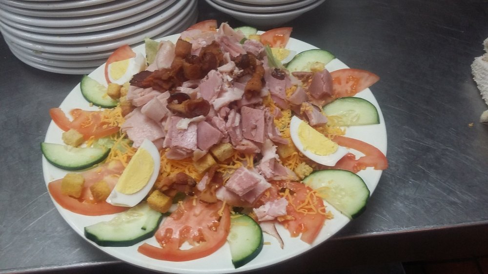 STRAFFORD CAFE Updated May 2024 225 E Evergreen St, Strafford