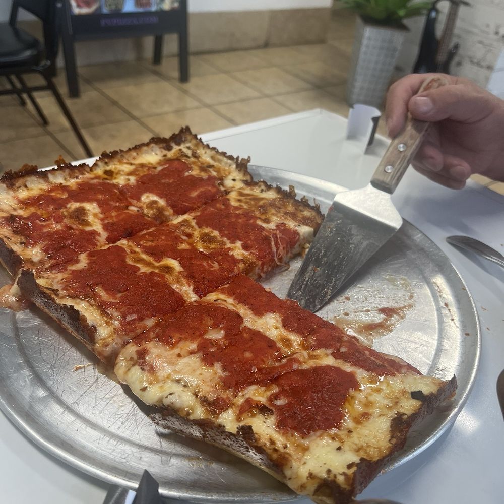 Fuji & Vi's - Pepperoni - Pizza Near Me - Pasadena, California Fuji & Vi's - Pepperoni - Pizza Near Me - Pasadena, California
