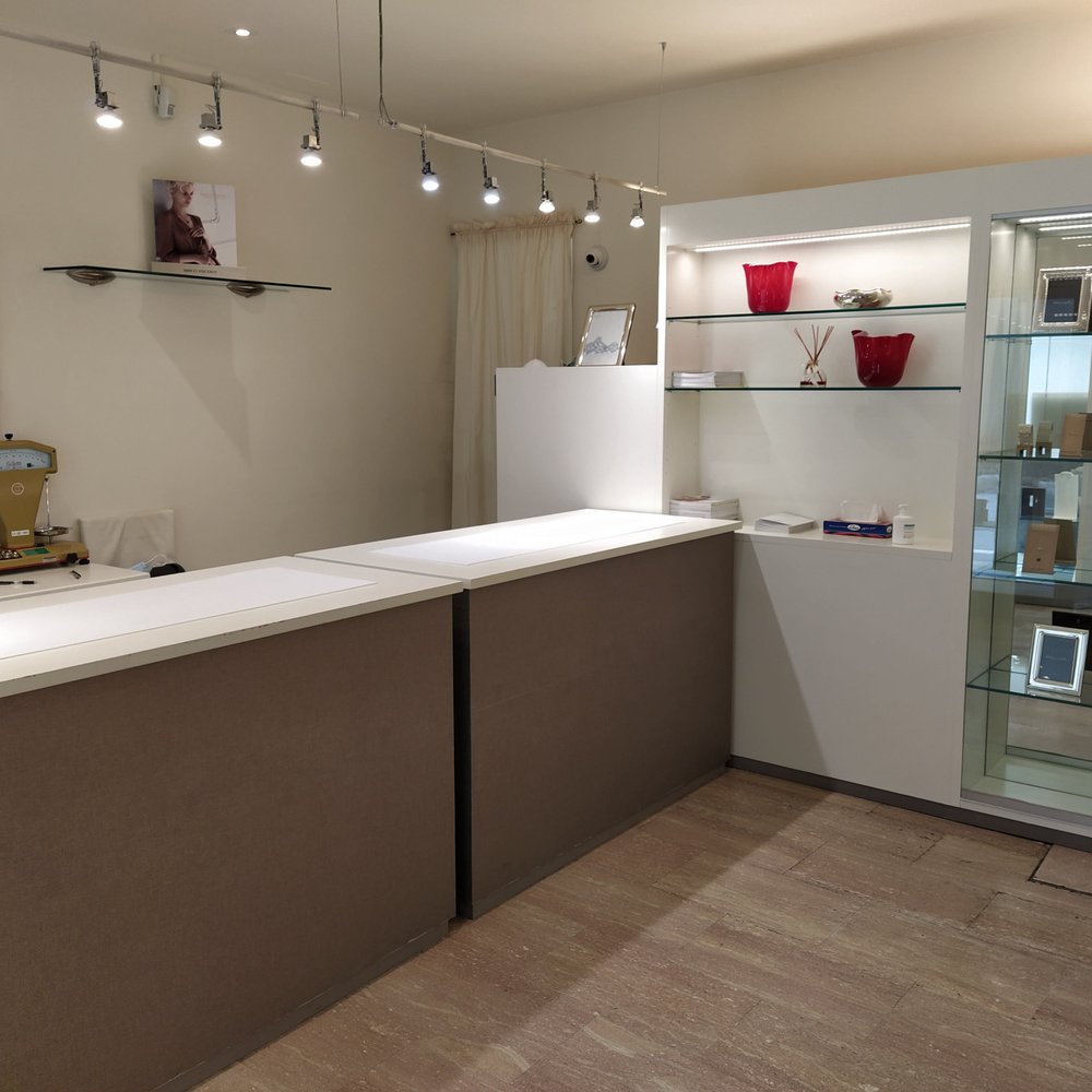 Trieste #sepolfar | Facebook, image size:1000x1000