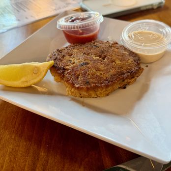 Fiddlers - Crabcake with Remoulade and Cocktail Sauce - Seafood Near Me - St. Simons, Georgia