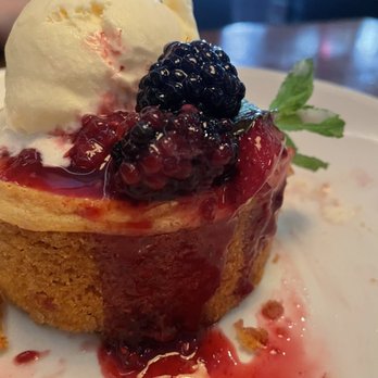 Nick's San Clemente - Warm butter cake - American Near Me - San Clemente, California Nick's San Clemente - Warm butter cake - American Near Me - San Clemente, California