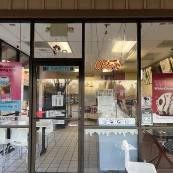 Baskin Robbins - Outside - Ice Cream & Frozen Yogurt Near Me - Concord, California