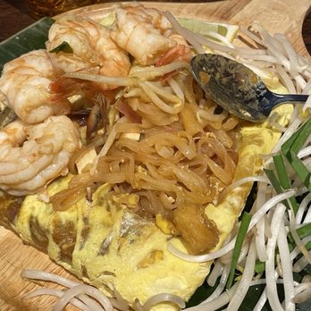 Kin Thai Street Eatery - Egg Wrapped Pad Thai (Pad Thai Hor Kai) - Thai Near Me - Sacramento, California Kin Thai Street Eatery - Egg Wrapped Pad Thai (Pad Thai Hor Kai) - Thai Near Me - Sacramento, California