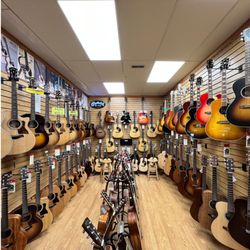 C A House Music - Acoustic Room