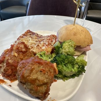 Delta SkyClub A43 - Airport Lounges Near Me - Detroit, Michigan
