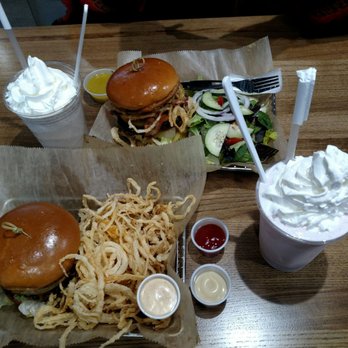 Burger 21 - Albuquerque - Burgers Near Me - Albuquerque, New Mexico