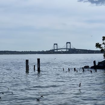Johnny's Reef Restaurant - Outdoor views - Seafood Near Me - Bronx, New York
