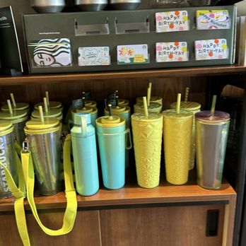 Starbucks - Coffee & Tea Near Me - Calabasas, California