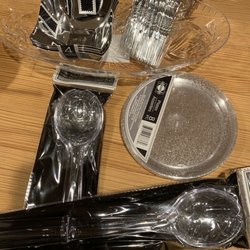 Dollar Tree - Serving supplies