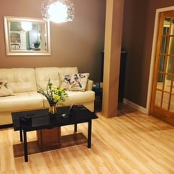 Superior Body Massage & Spa - Relax with a cup of tea before or after your service. Our private lounge is perfect for groups.