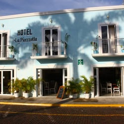 La Piazzetta - Fachada del edificio que alberga el hotel y el restaurante.