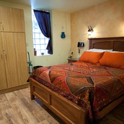 The Midwife Center For Birth & Women's Health - Birth Suite - Desert Room
