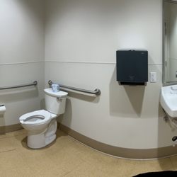 Concentra - Riverside West March - 4*2023 Bathroom