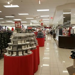 Kohl's - Center Aisle at Kohl's Monroe St.