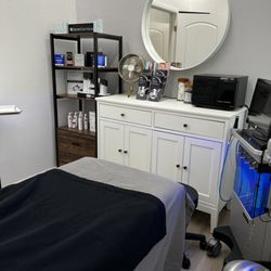 Radiance Wellness & Aesthetics - Esthetician and massage room
