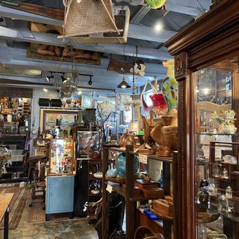 Antique Freak - Antiques Near Me - Wailuku, Hawaii