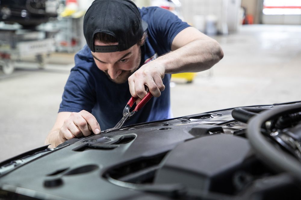 COLLISION CENTRE Updated April 2024 247 Tiffin St, Barrie, Ontario Body Shops COLLISION CENTRE Updated April 2024 247 Tiffin St, Barrie, Ontario Body Shops