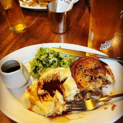 Admiral Codrington - Meat pie with mash on my plate and the hubby had fish and chips with smashed minted peas.