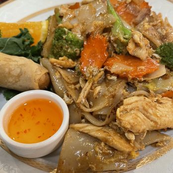 Thai Villa Cuisine - 2. Pad See Ew Lunch Special - Thai Near Me - Fishers, Indiana Thai Villa Cuisine - 2. Pad See Ew Lunch Special - Thai Near Me - Fishers, Indiana