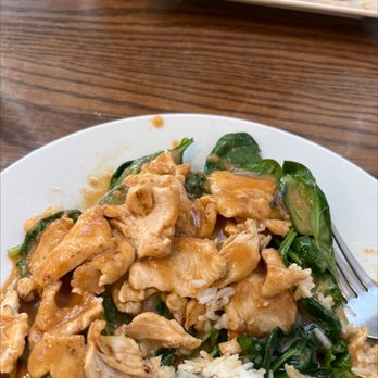 Prosser Thai Bistro - Pharam Chicken in peanut sauce over Spinach served with steamed rice - Thai Near Me - Prosser, Washington