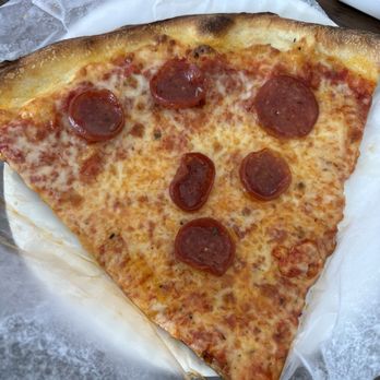 Pienezza Pizza - Downtown Orlando - Pepperoni slice - Pizza Near Me - Orlando, Florida
