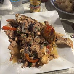 El Muelle Restaurant Bar & Grill - Seafood mixto
