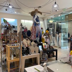 Artisan Row - Tampa - Beautiful store with awesome products!