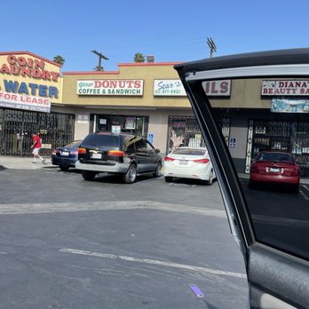 Glaze Donuts - Parking lot - Donuts Near Me - Los Angeles, California Glaze Donuts - Parking lot - Donuts Near Me - Los Angeles, California