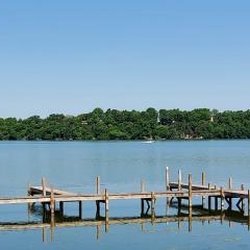 Rose's Lakeside Pub - Rose's Lakeside Pub