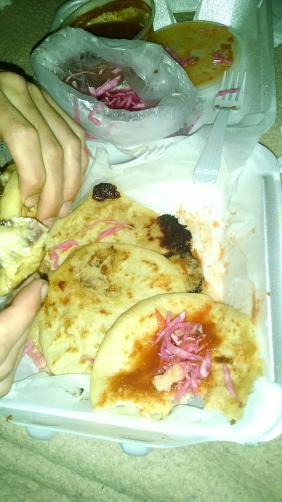 Food from Sabor Criollo