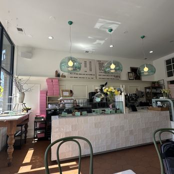Broken Tart - Counter to place order - Bakeries Near Me - Oak Park, Illinois Broken Tart - Counter to place order - Bakeries Near Me - Oak Park, Illinois