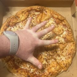Magical World Pizza - This is what is supposed to be an Extra Large