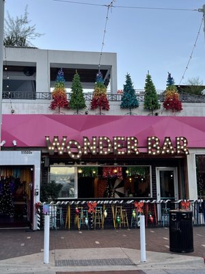 Wonder Bar by null