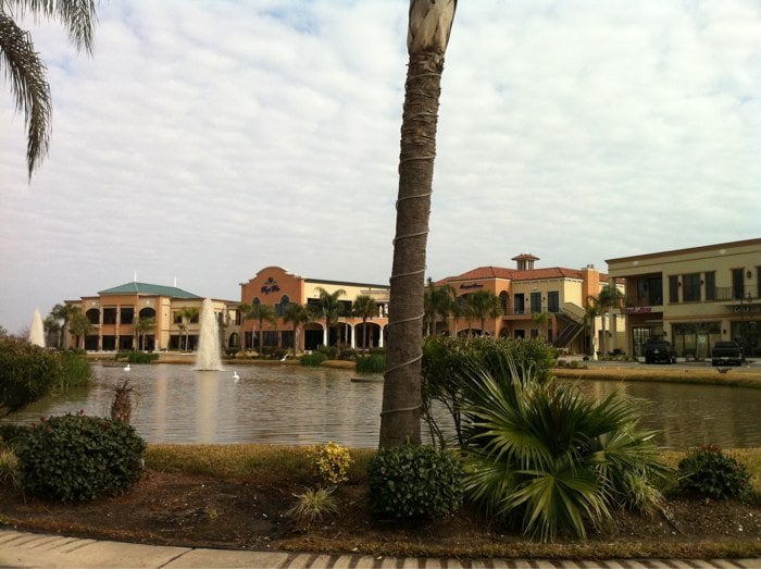 FOUNTAIN PARK CENTRE LEASING Updated October 2024 1901 Manhattan