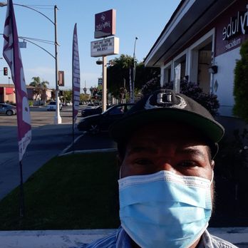 Jiffy Lube - Checking in at jiffy  lube Lynwood - Auto Repair Near Me - Lynwood, California