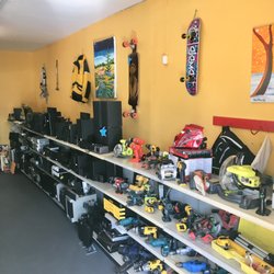 Max's Pawn Shop - Tool and electronics