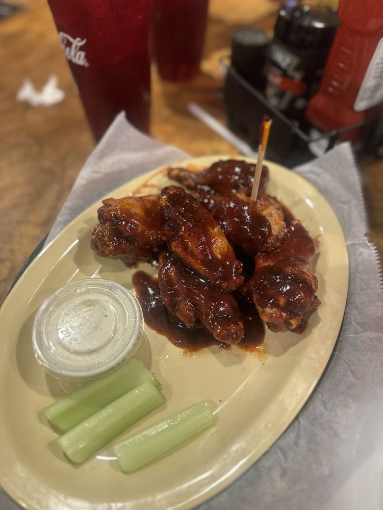 Wings & Ale