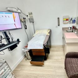 Jacqueline Denysiak, MD - Exam room, clean