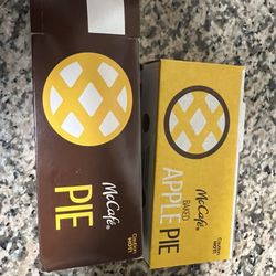 McDonald's - Craving sweets Apple Pie Strawberry & Crme Pie