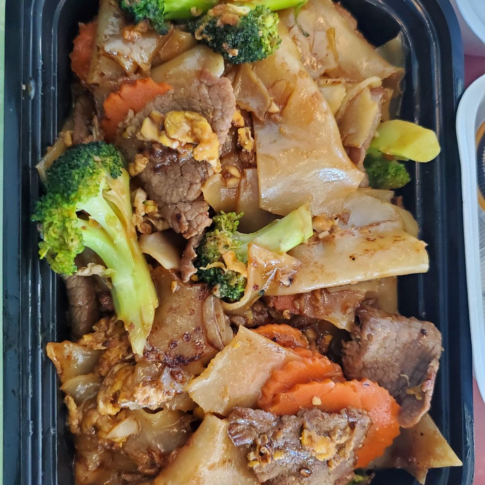 Sweet Rice - Thai Beef Pad See Ew - Thai Near Me - Dallas, Texas