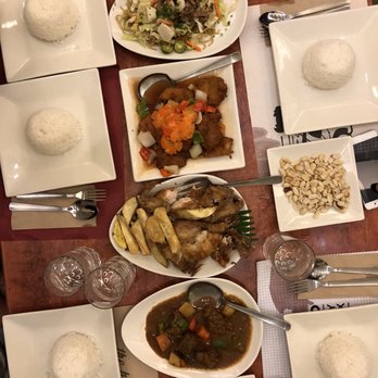 Max's Restaurant - Restaurants Near Me - Pasay, NCR