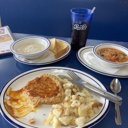 3 Squares Diner - I'm a 'Regular'. Shift Change yesterday, a little hectic. Ordered chicken fried steak, veggie soup, home fries $10! They even had Heinz 57.