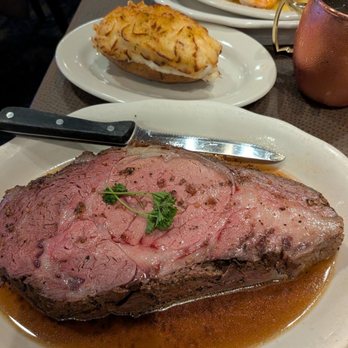 Diamond Jim's Steakhouse - Steakhouses Near Me - Hales Corners, Wisconsin
