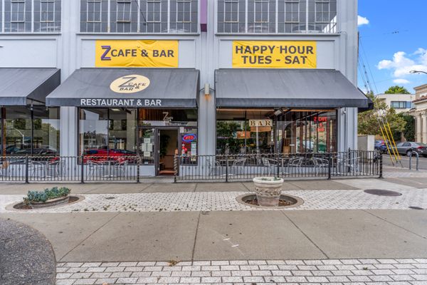 Z Cafe & Bar by null