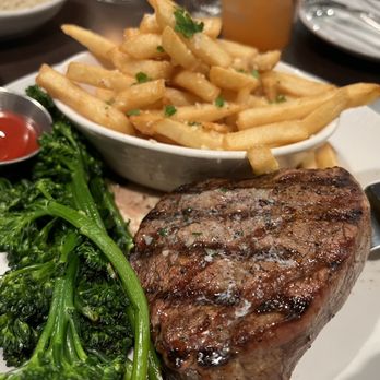 Latitude 34 - Filet mignon with truffle fries - New American Near Me - Camarillo, California Latitude 34 - Filet mignon with truffle fries - New American Near Me - Camarillo, California