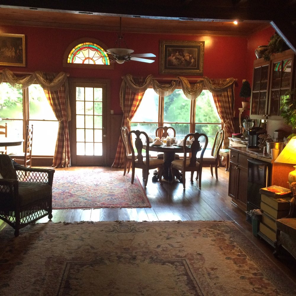 The Madison House - Dining - Bed & Breakfast Near Me - Whiteville, North Carolina The Madison House - Dining - Bed & Breakfast Near Me - Whiteville, North Carolina
